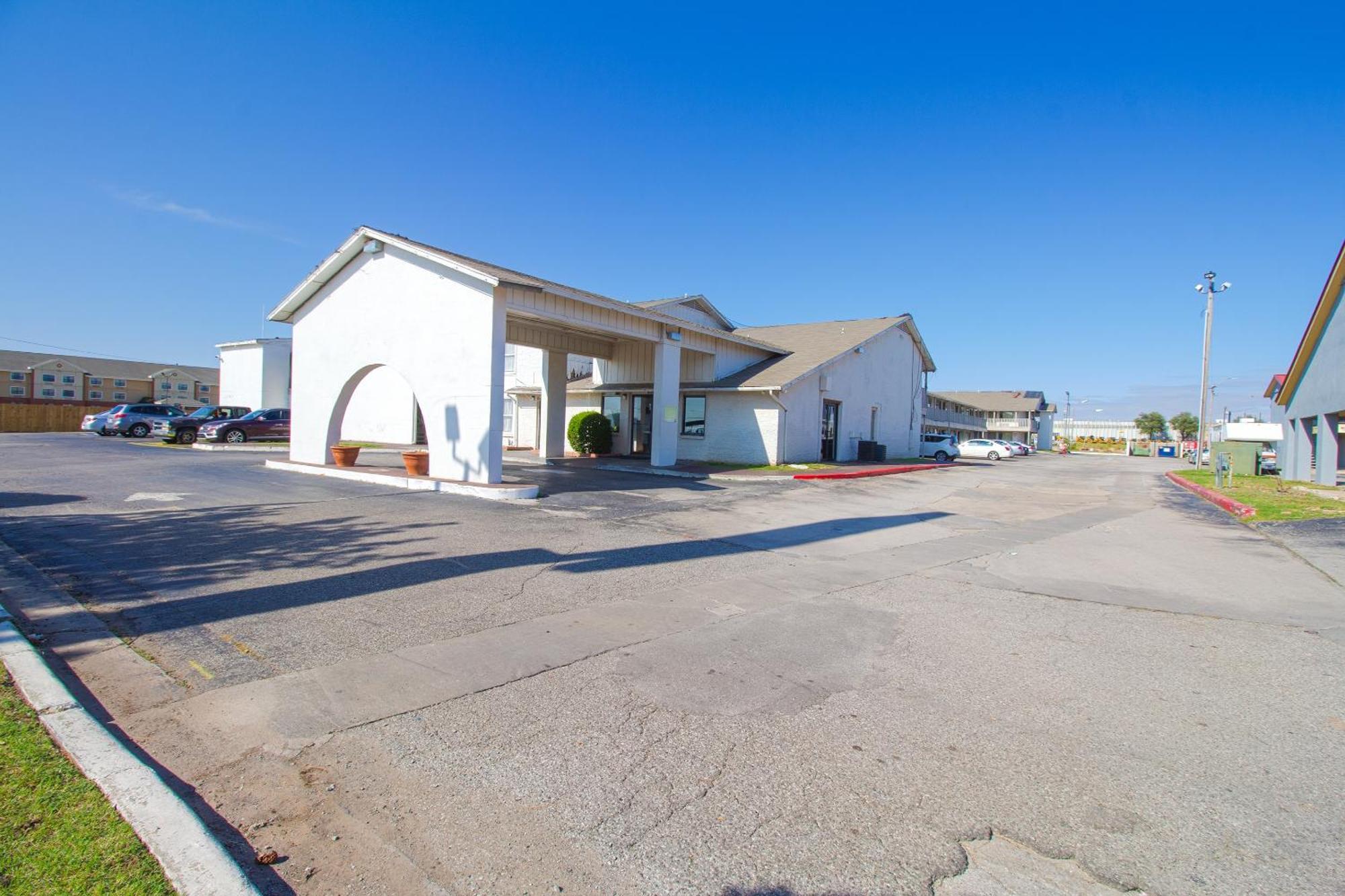 Studio Inn Extended Stay Oklahoma City Airport By Oyo Exterior foto