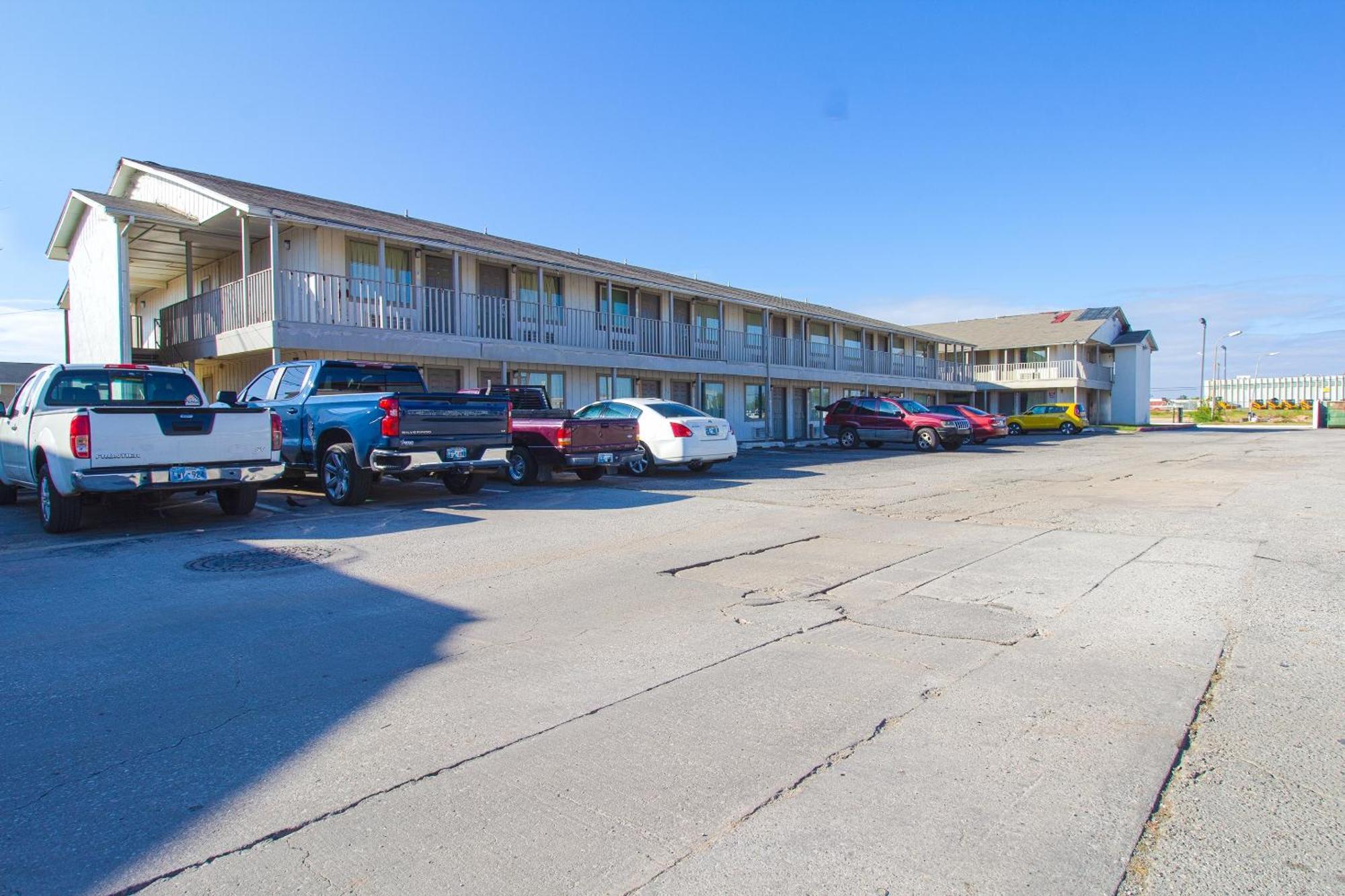Studio Inn Extended Stay Oklahoma City Airport By Oyo Exterior foto