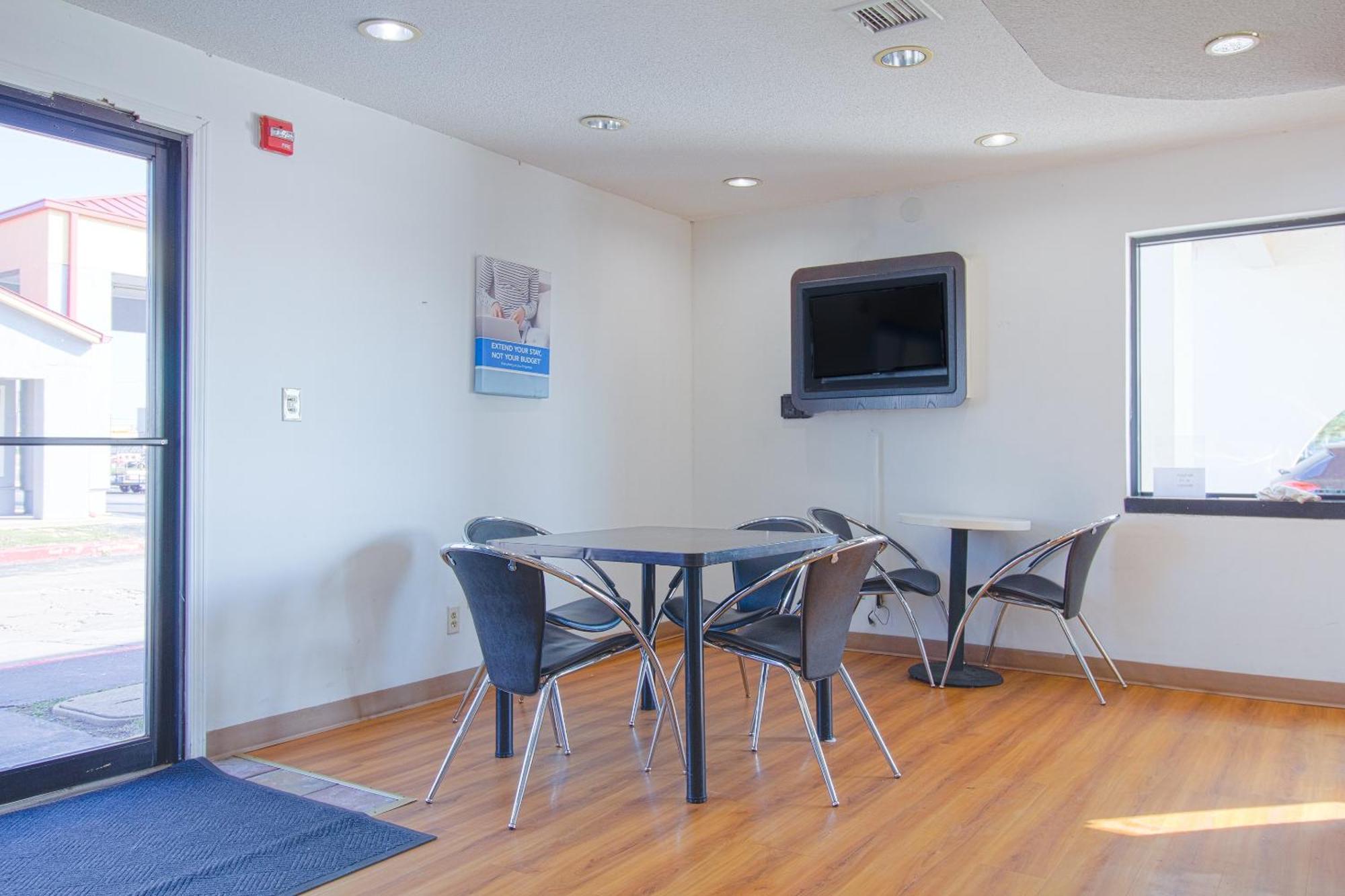 Studio Inn Extended Stay Oklahoma City Airport By Oyo Exterior foto
