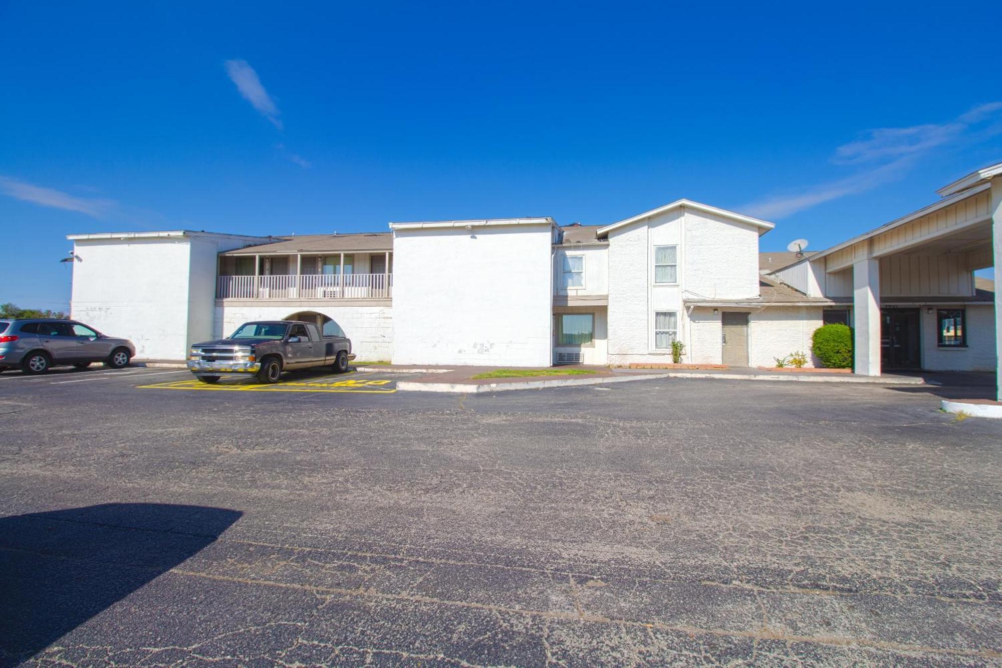 Studio Inn Extended Stay Oklahoma City Airport By Oyo Exterior foto